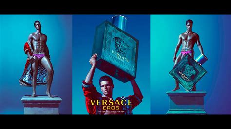 quien es la modelo del perfume versace